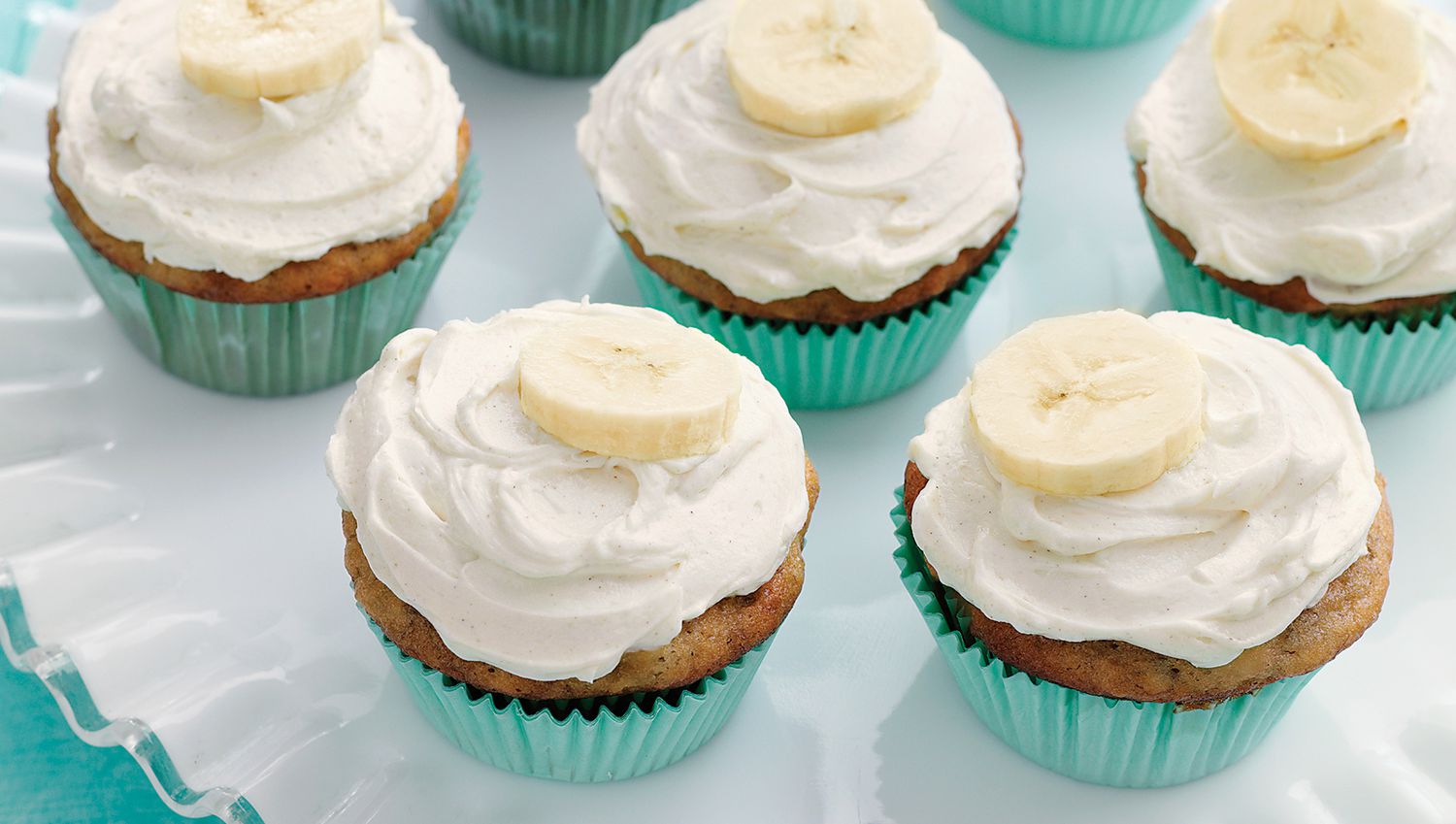 Banana Cupcakes with Honey Cinnamon Frosting 