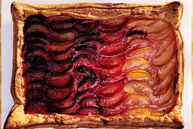 plum tart with gradient effect