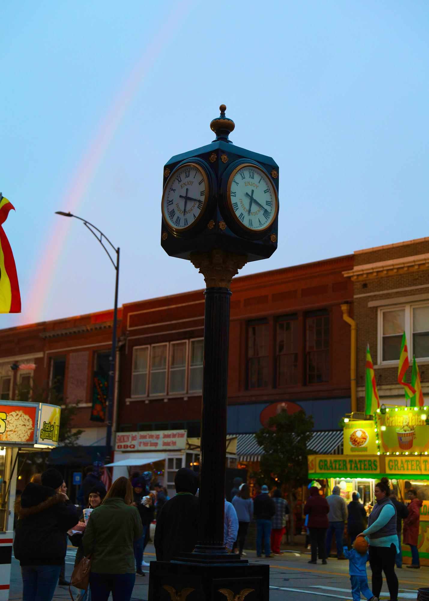 neewollah halloween parade