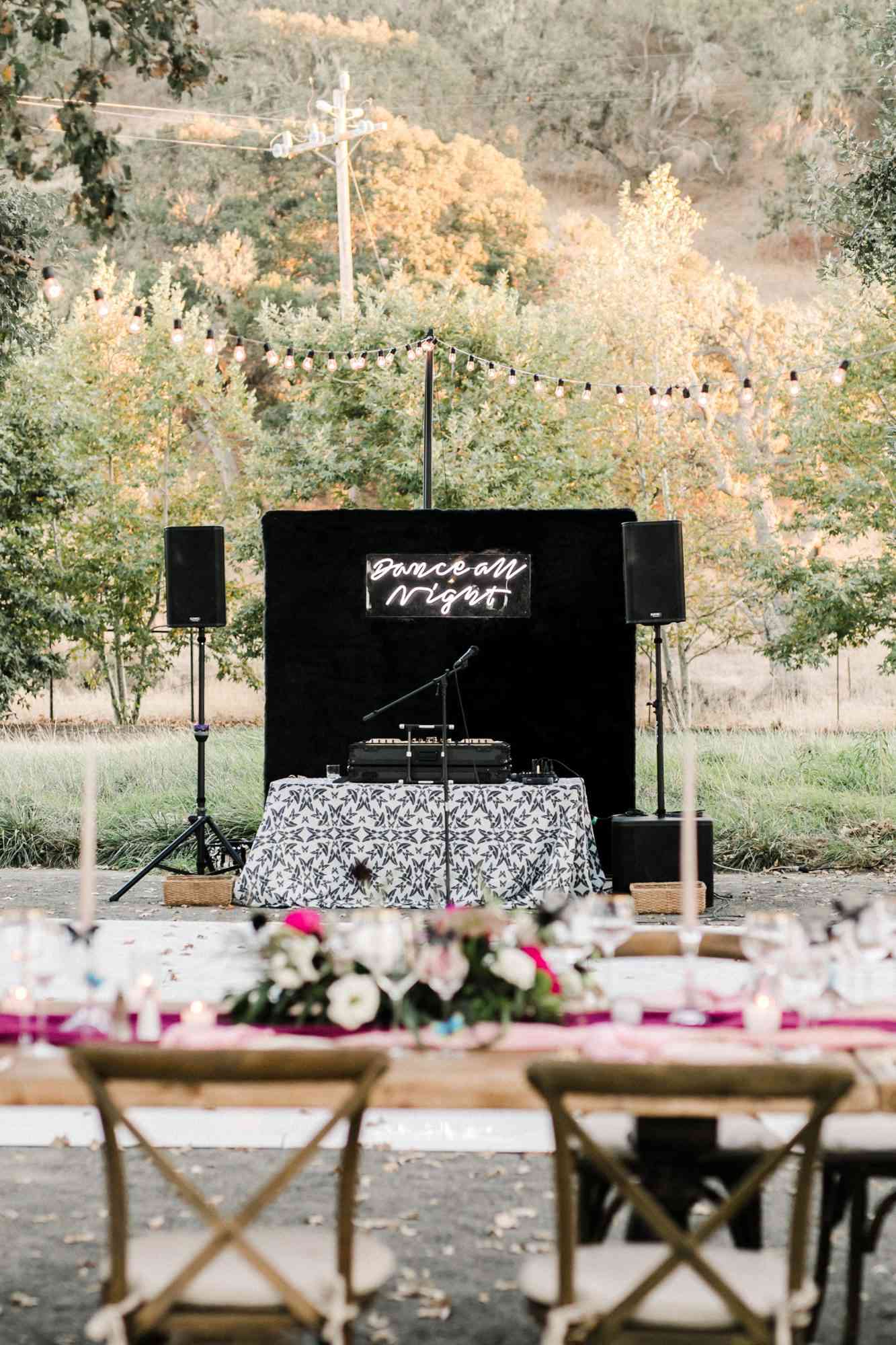 kiersten ruairi wedding dj booth