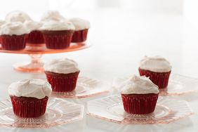martha-bakes-red-velvet-cupcakes-204-d110936.jpg