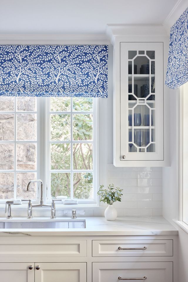 Kitchen sink with window 