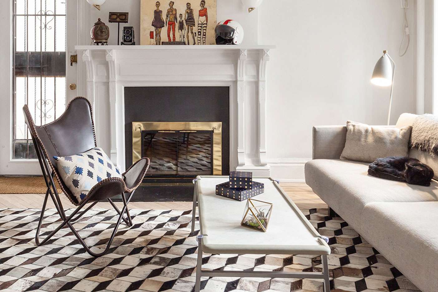Modern living room with coffee table and fireplace