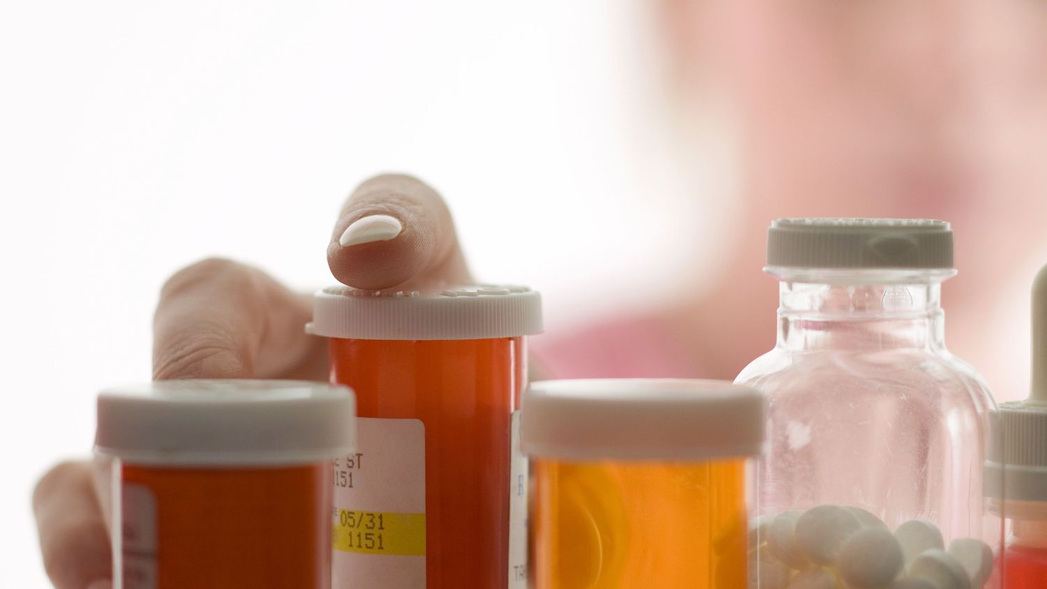 medicine cabinet organization on shelves