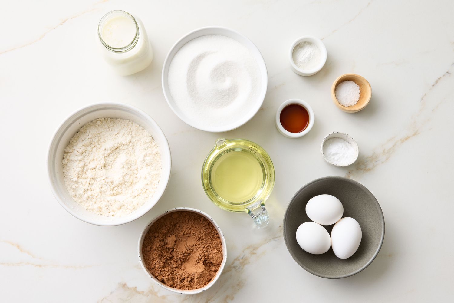 Easy One Bowl Chocolate Cupcakes
