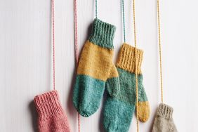 knit-mittens-opt2-078-d112295-r.jpg