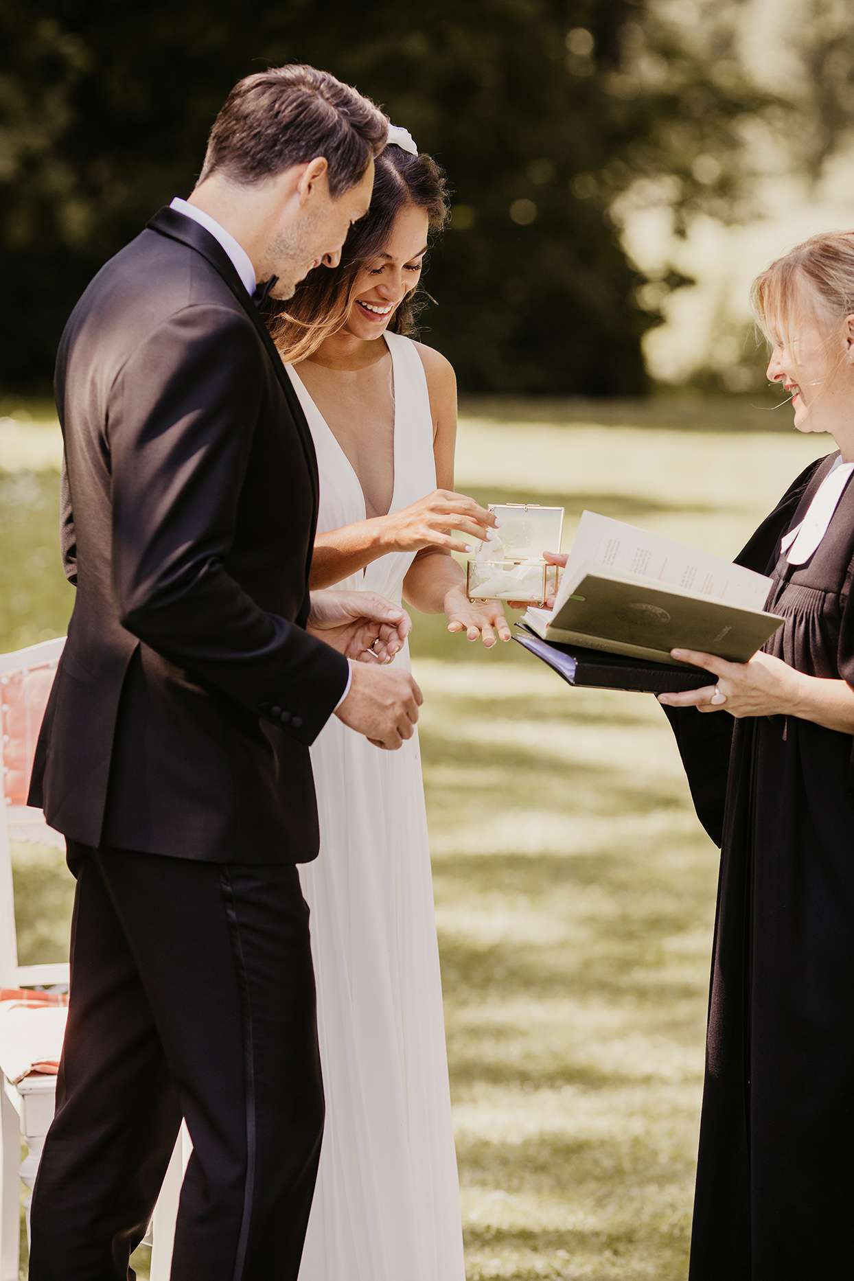 vivian roland wedding ceremony couple