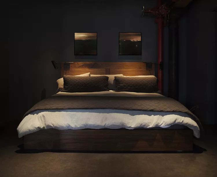 black color saturation