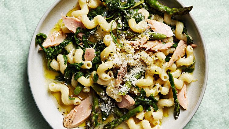 one-pan creamy tuna pasta
