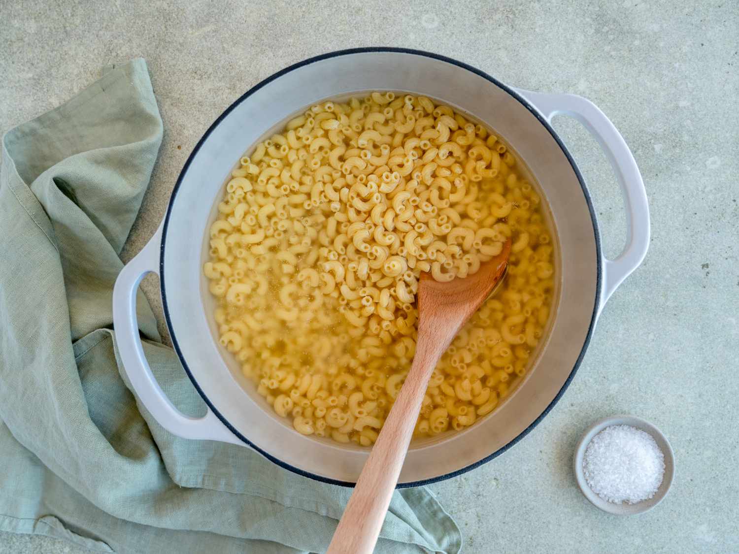 John Legend's Mac and Cheese - macaroni in pot