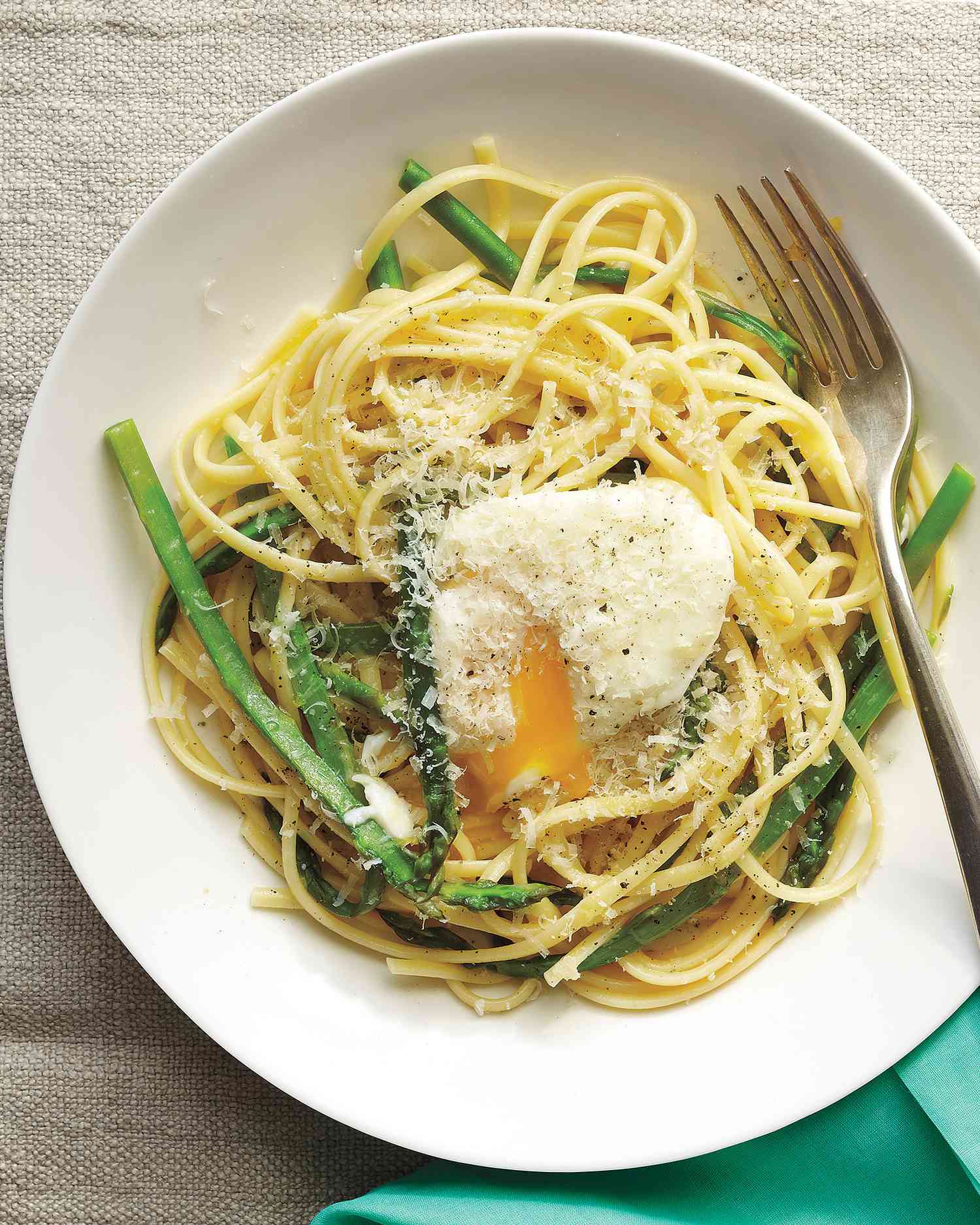 med106601_0411_din_linguine_asparagus.jpg