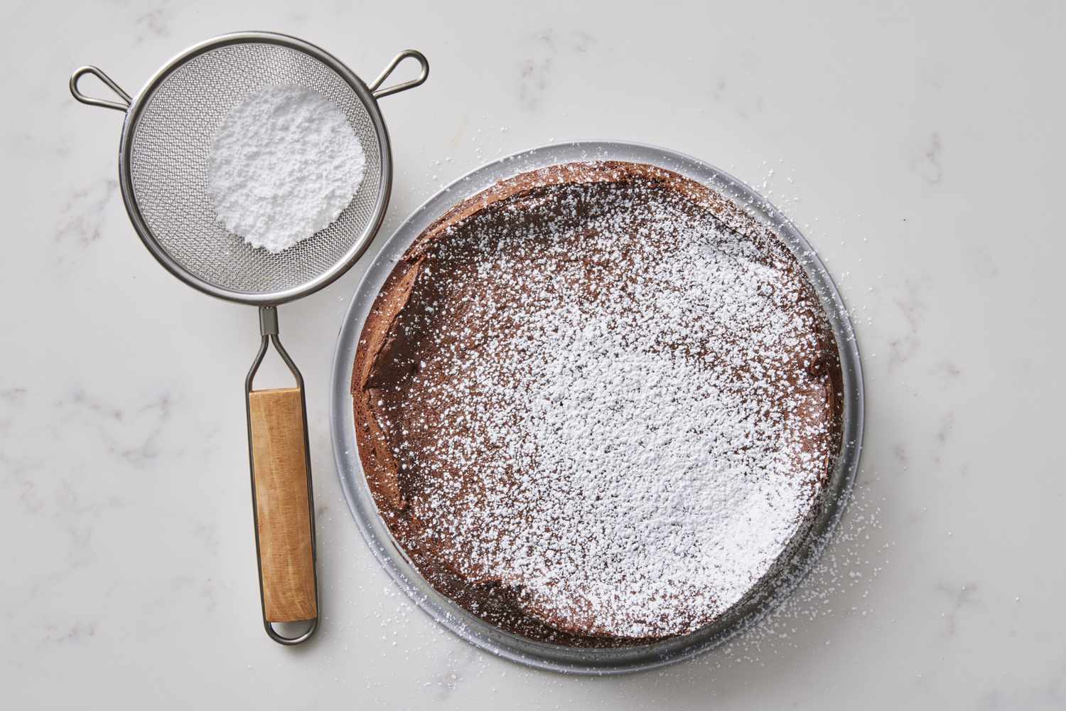 Chocolate cake with powdered sugar