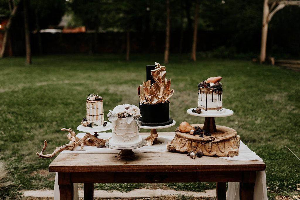 outdoor wedding cakes