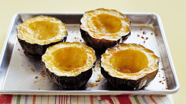 baked-acorn-squash-with-brown-sugar-A100314