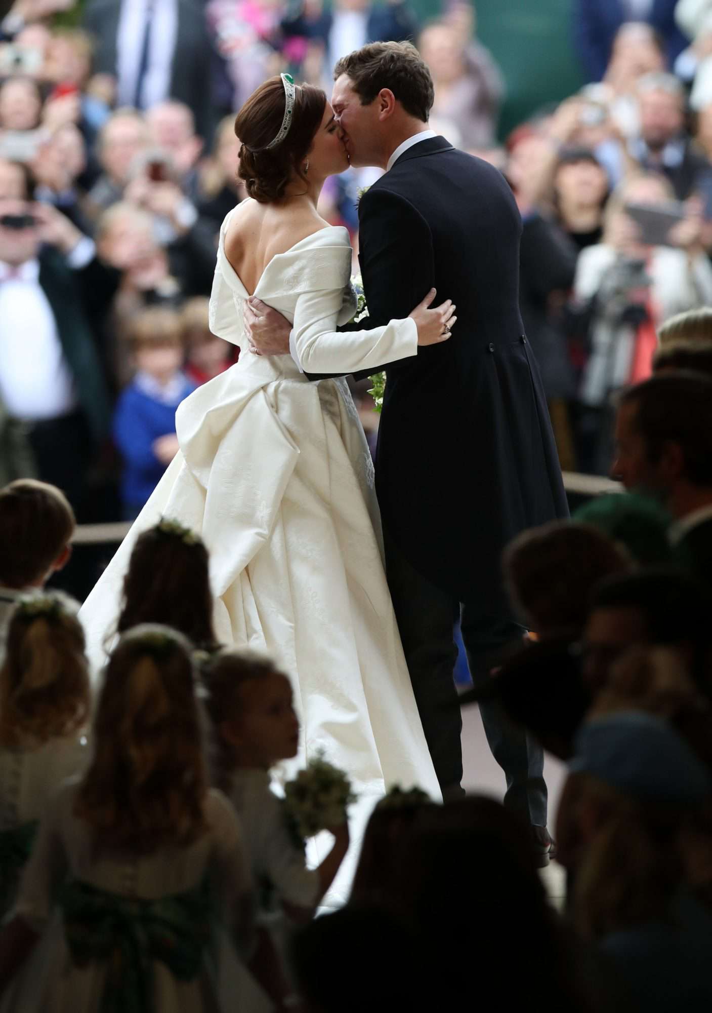 Princess Eugenie and Jack Brooksbank kissing at 2018 royal wedding