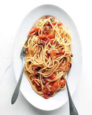 med106560_0311_pasta10spag.jpg