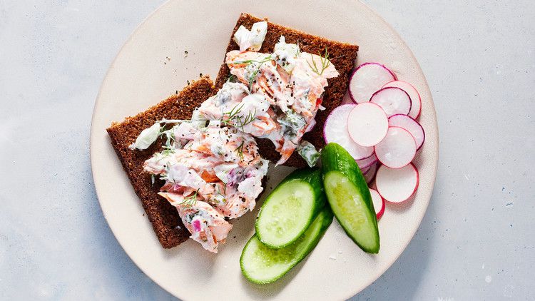 Lemony-Yogurt Salmon Tartine with Dill 