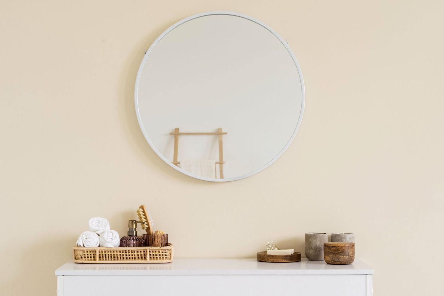 these-7-paint-colors-can-make-small-bathrooms-feel-bigger-1-1122