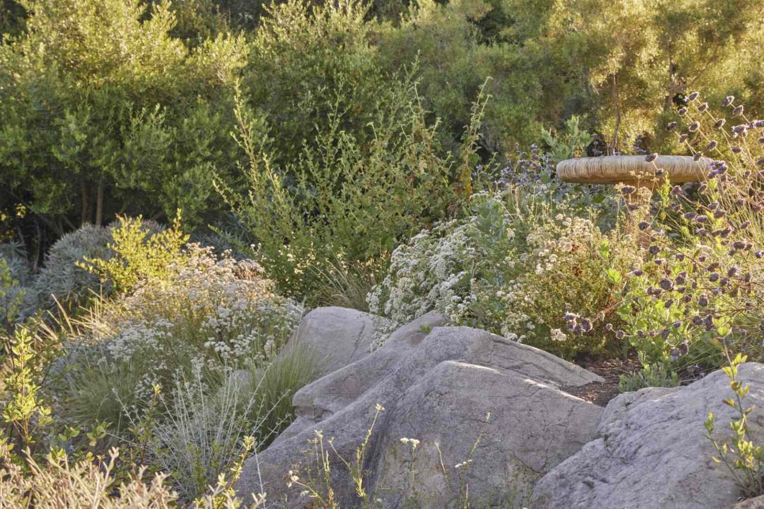 Retaining walls with a natural look