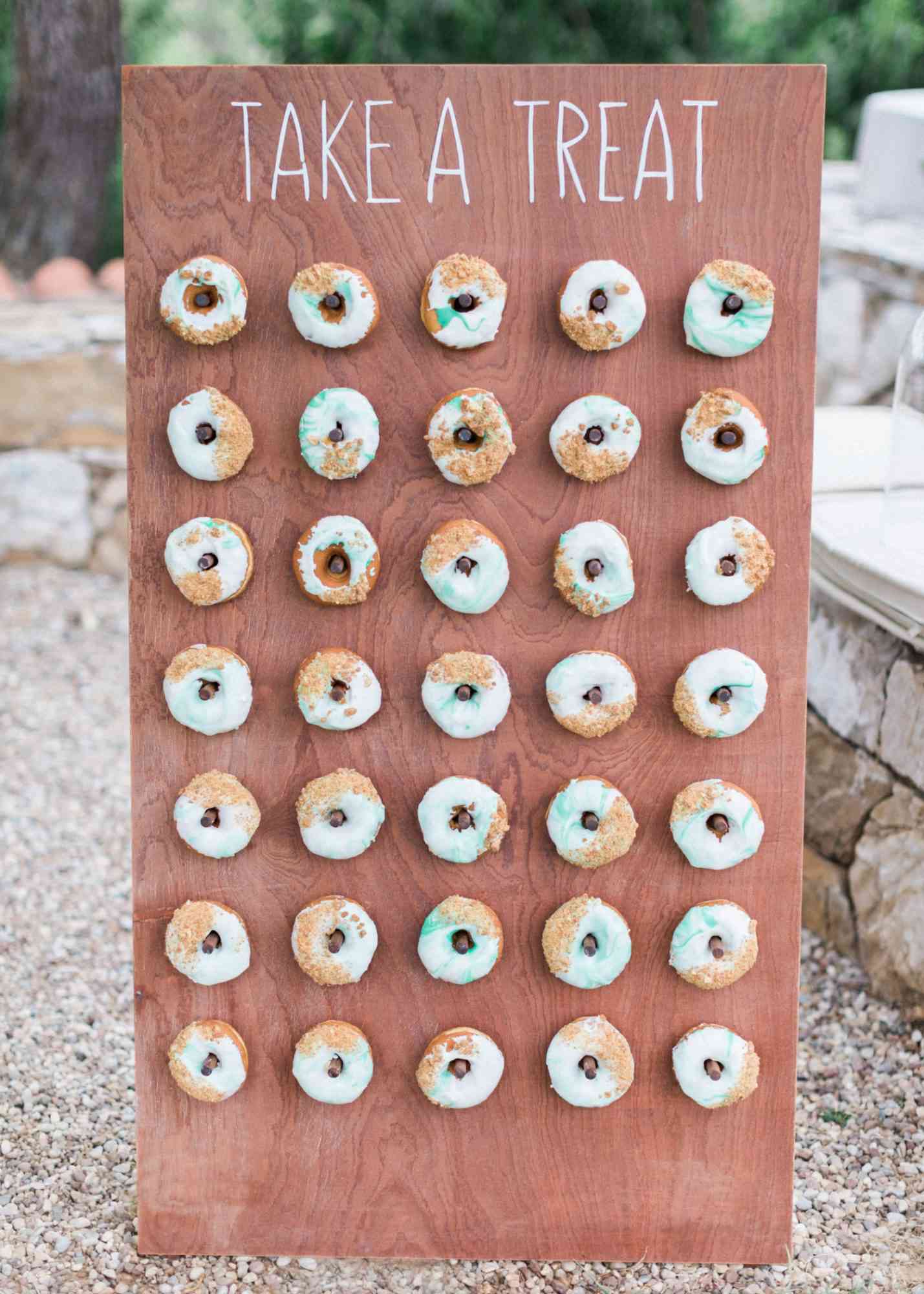 wedding donuts sandy and odysseas photography