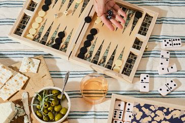 wolfum-handcrafted-wooden-backgammon-and-domino-games-0521