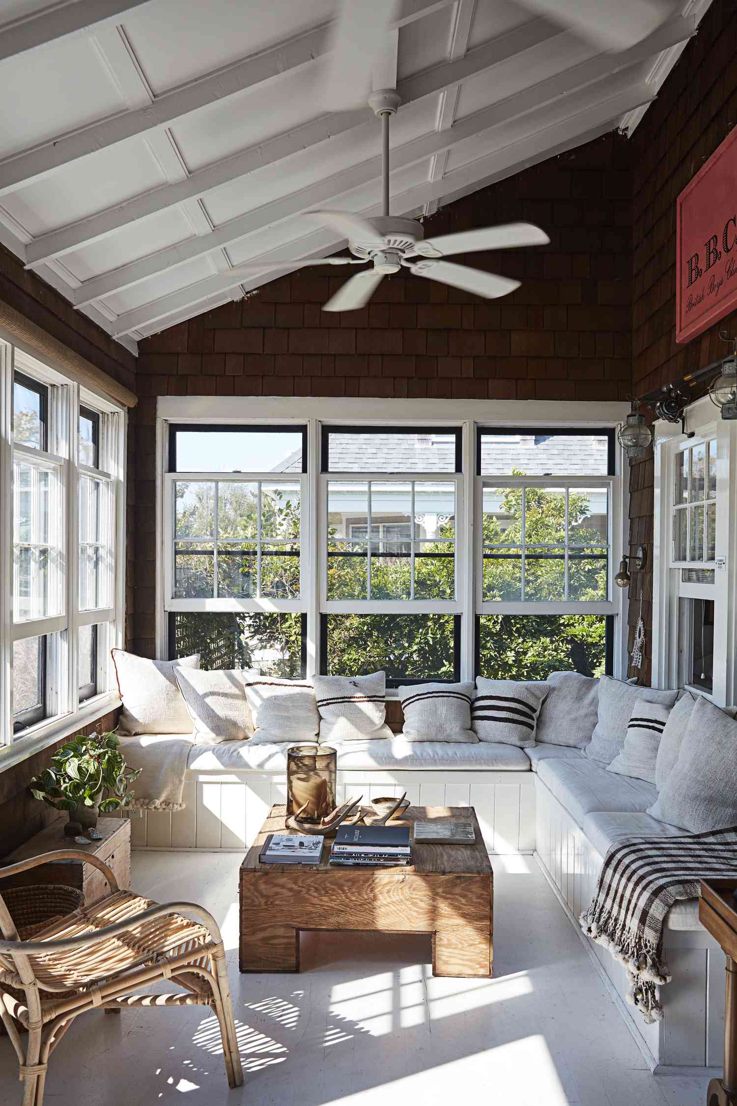 open windows and ceiling fan cool a room