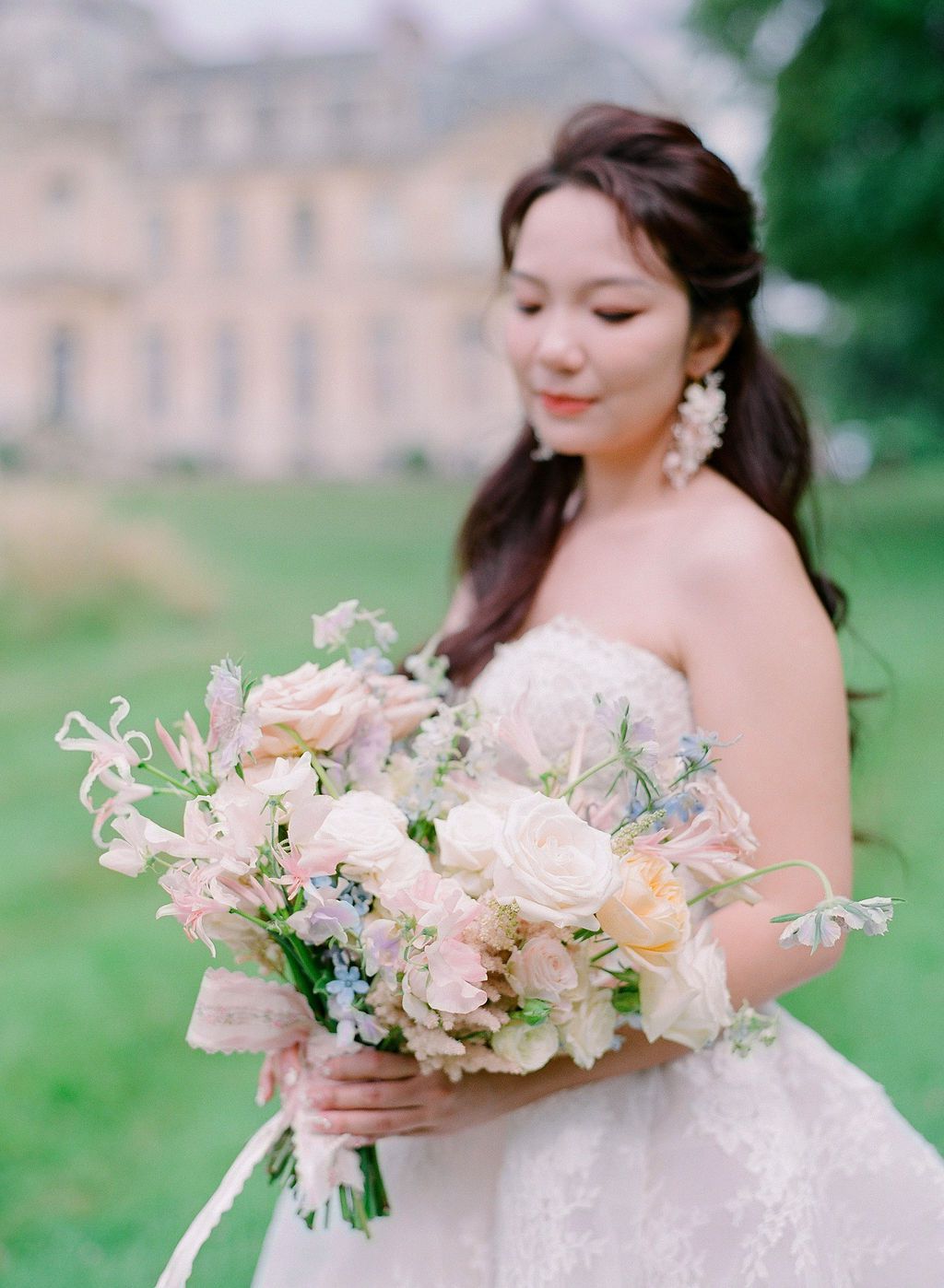 pastel bridal bouquet