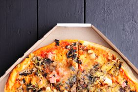 Pizza in delivery boz