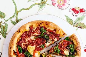 vegetable lovers' deep-dish pizza