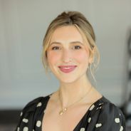 Sarah Schreiber, Associate Editorial Director for decorvow.com