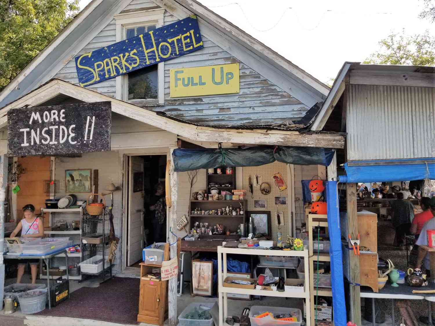 sparks antiques flea market and collectibles kansas