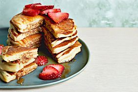 peanut butter and berries pancakes