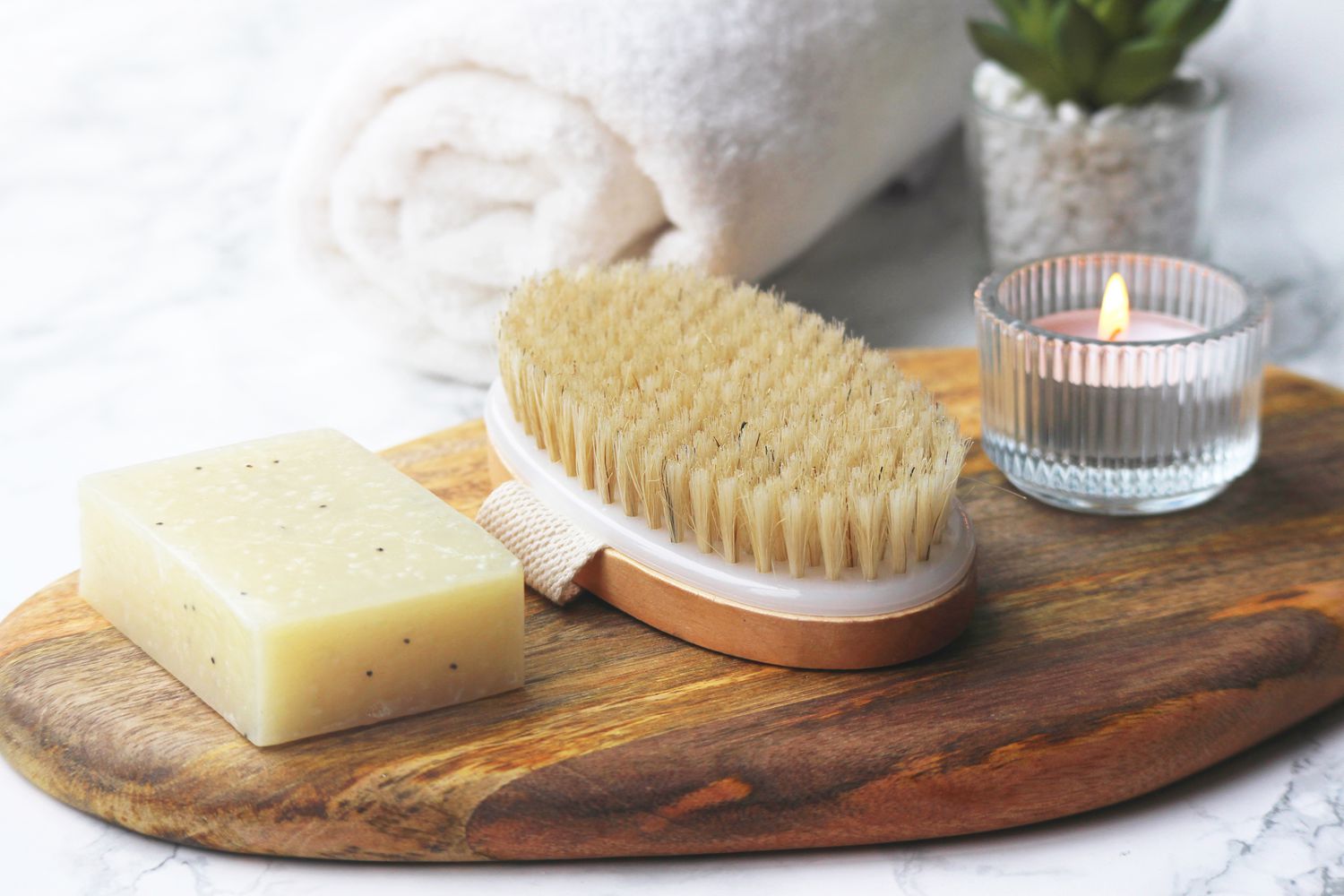 Brush for dry brushing