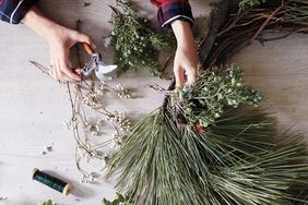 christmas-lake-tahoe-wreath-making-detail-8930-d111862.jpg