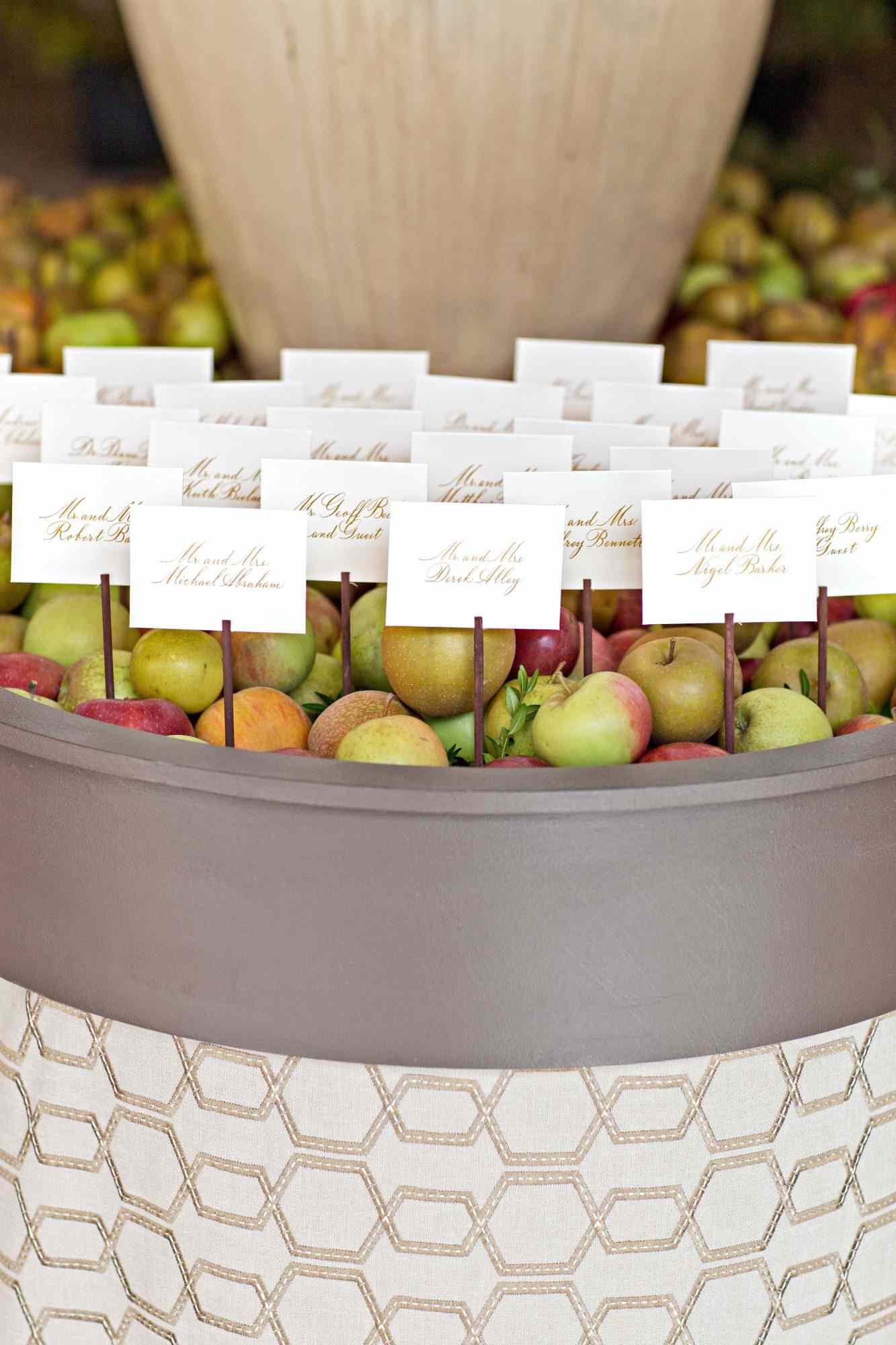 place cards apples