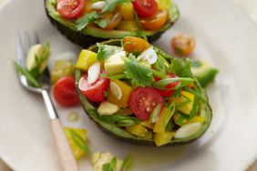 avocado-pepper-tomatoes-bd108052.jpg