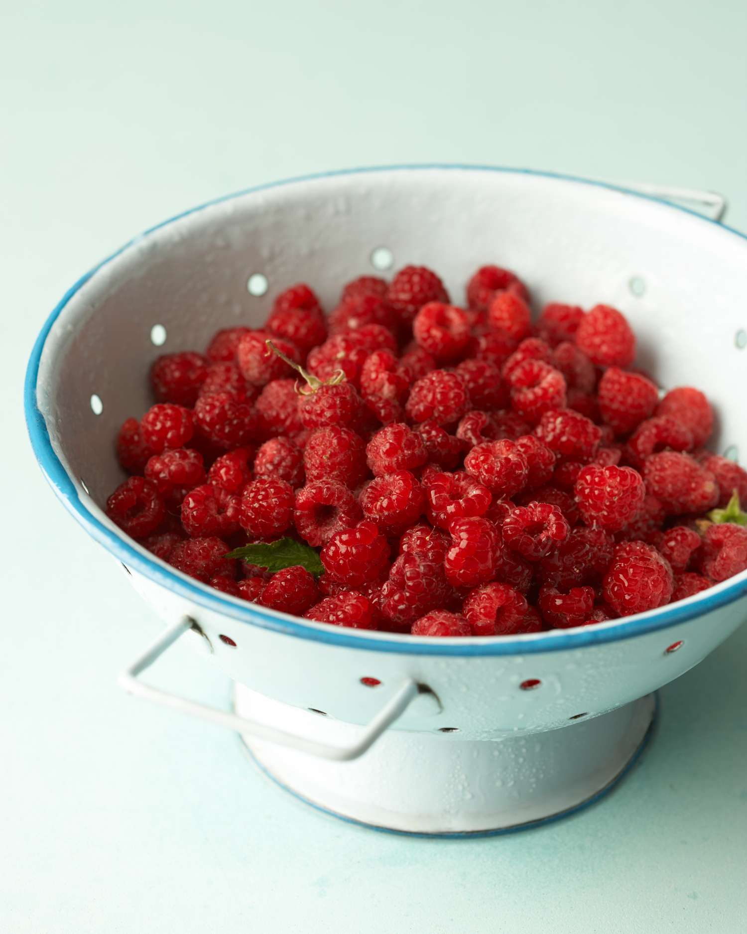 raspberries-sprchk3-xd103609.jpg
