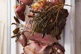 roast-beef-with-shallots-102797956.jpg