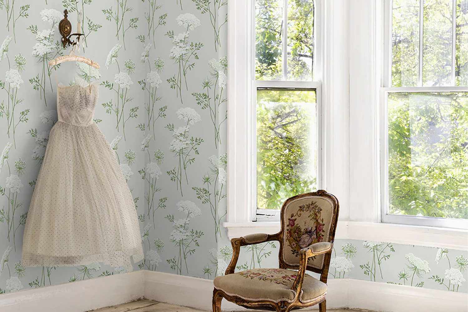 Sarah Jessica Parker's The Queen's Lace Wallpaper