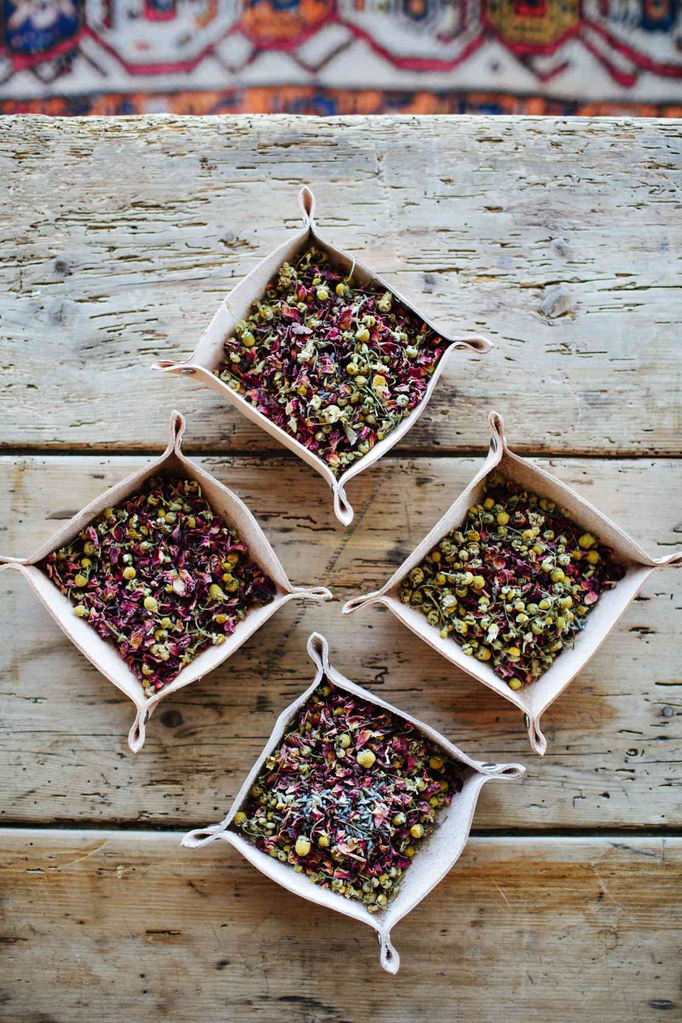 eliza peter wedding toss