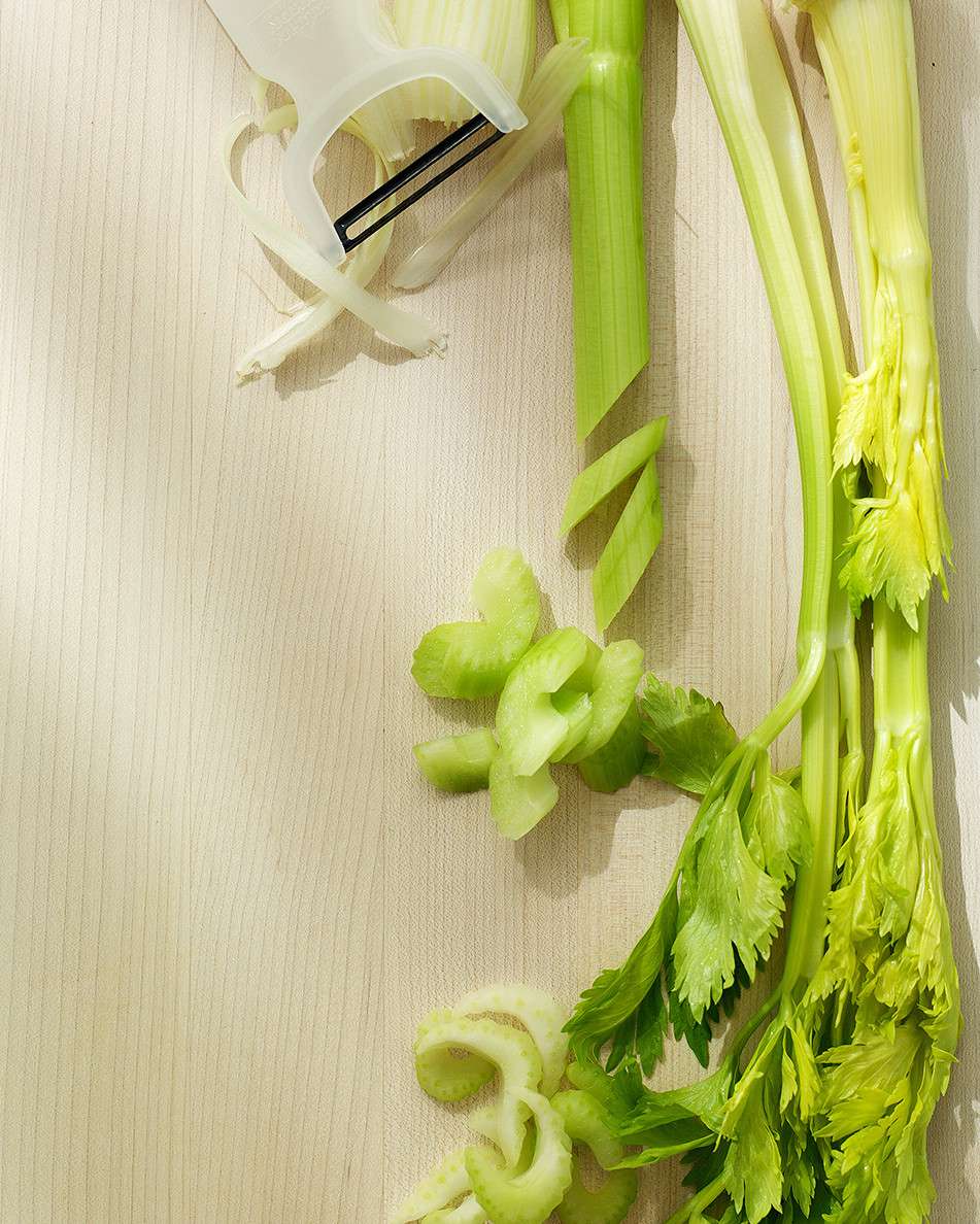 celery-on-cutting-board-ed101894sea002c.jpg