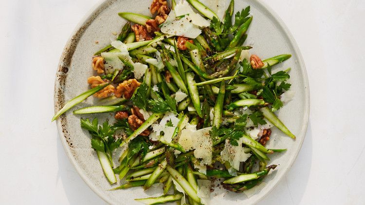 Asparagus and Walnut Salad