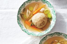 matzoh-ball-soup-037-d112763-0416.jpg
