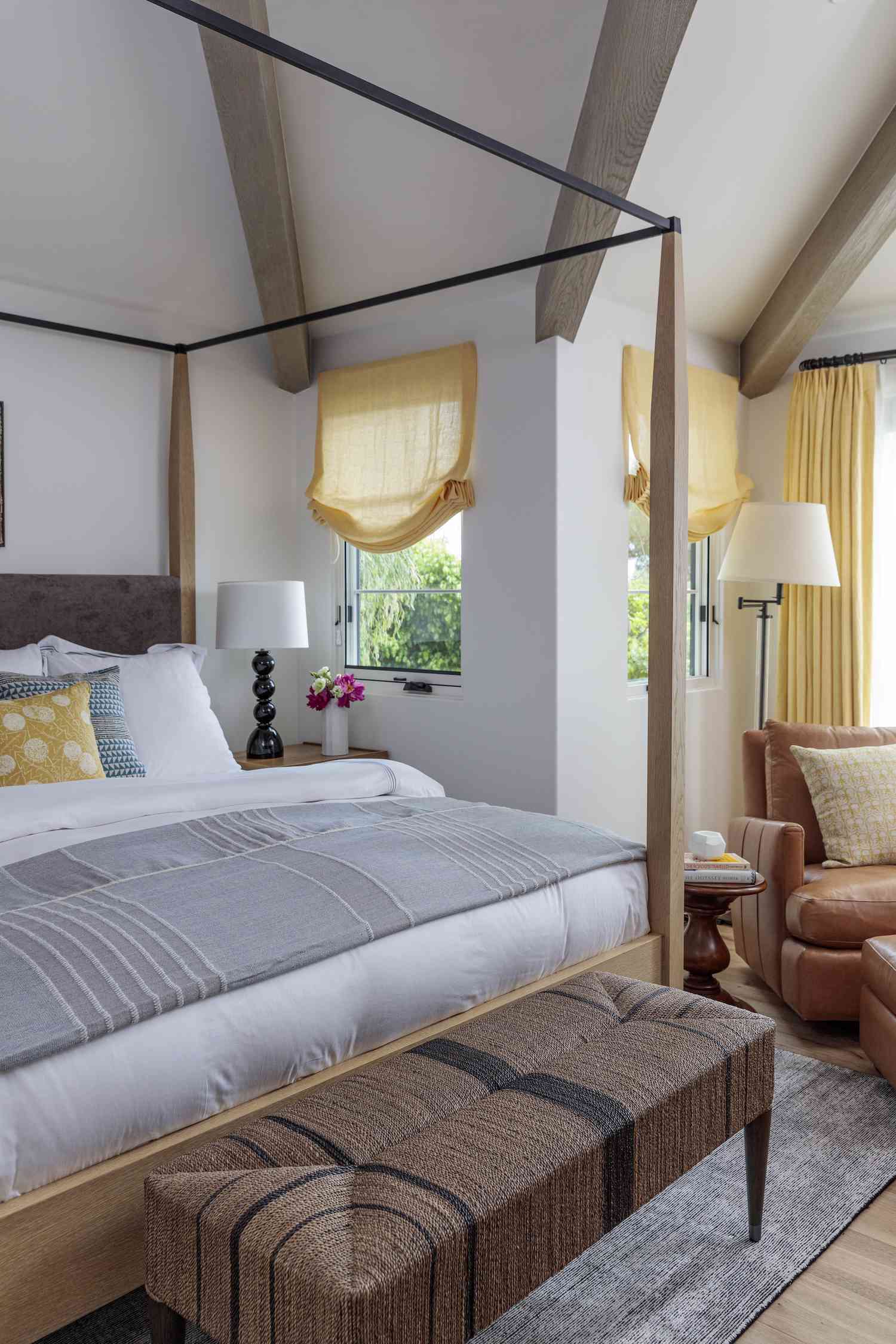 vertical design bedroom