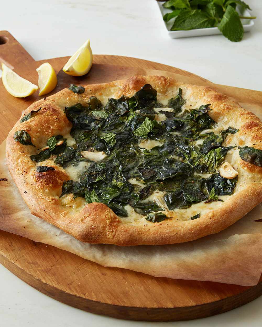 spinach and three cheese pizza
