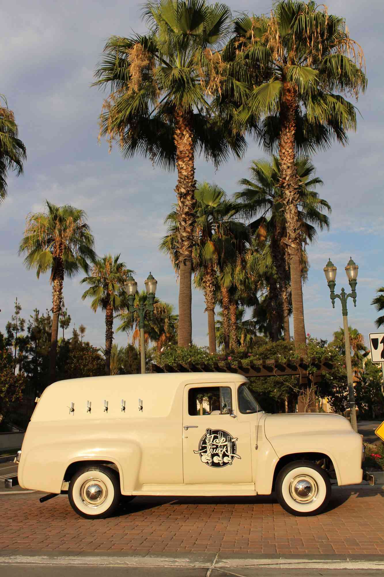 tap truck vintage mobile car drinks cocktails