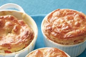 sarah-chicken-pot-pie-001e-med108875.jpg