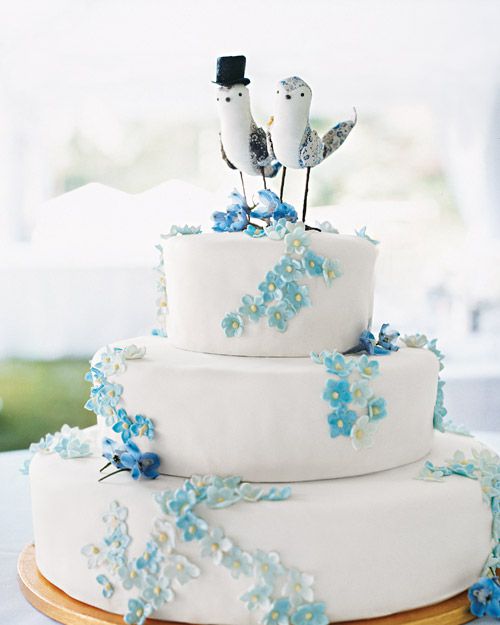 mwa103344_sum08_birds_on_cake.jpg
