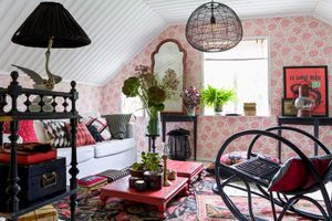 Sitting room with maximalism decor style