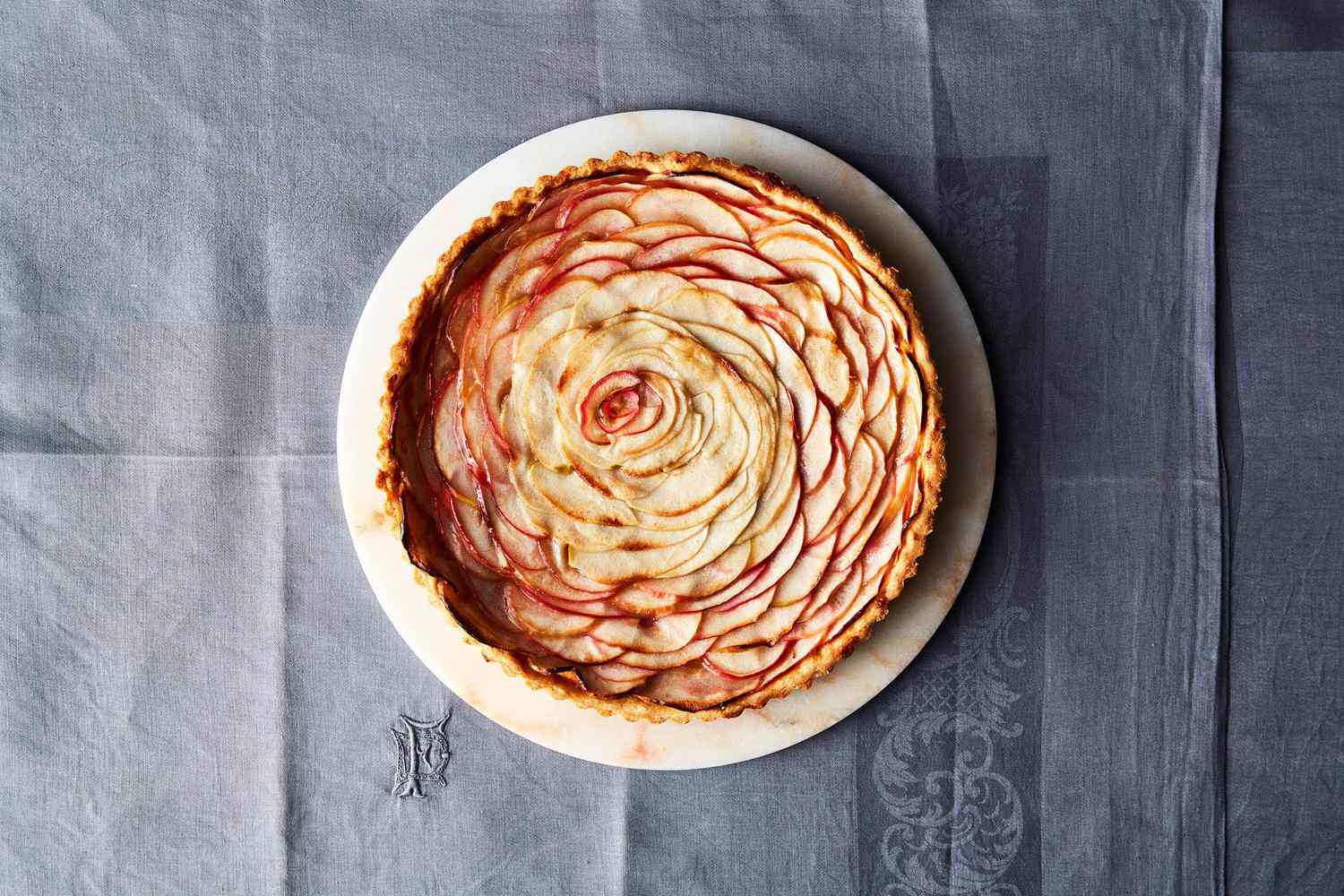 apple rose tart dessert